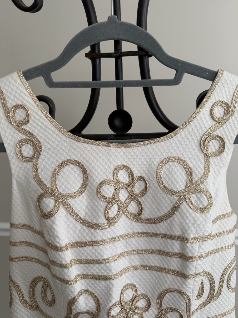 Lilly Pulitzer White Sleeveless Midi Dress with Gold Floral Trim - Picture 6 of 9